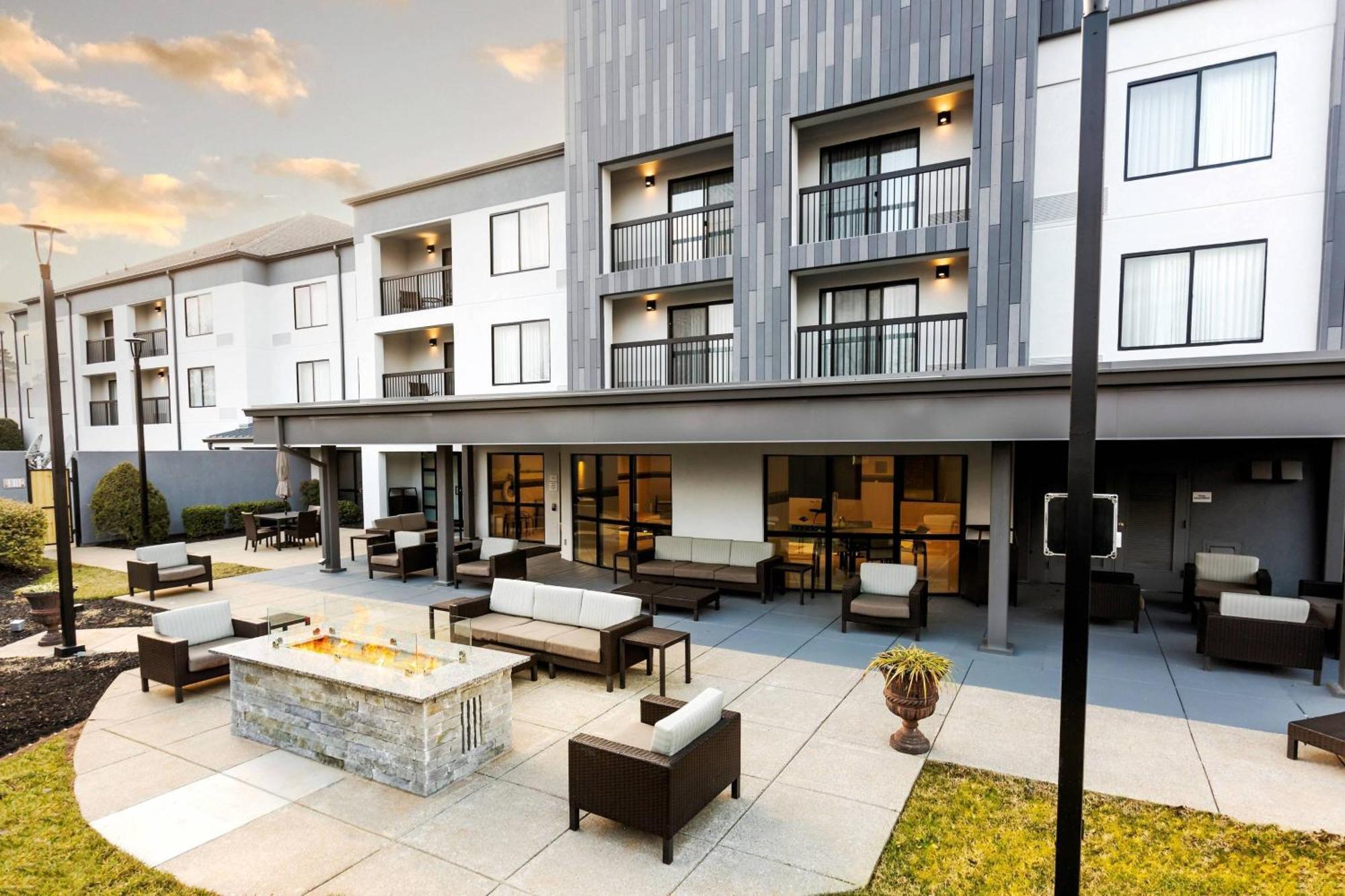 Courtyard Bowling Green Convention Center Exterior photo